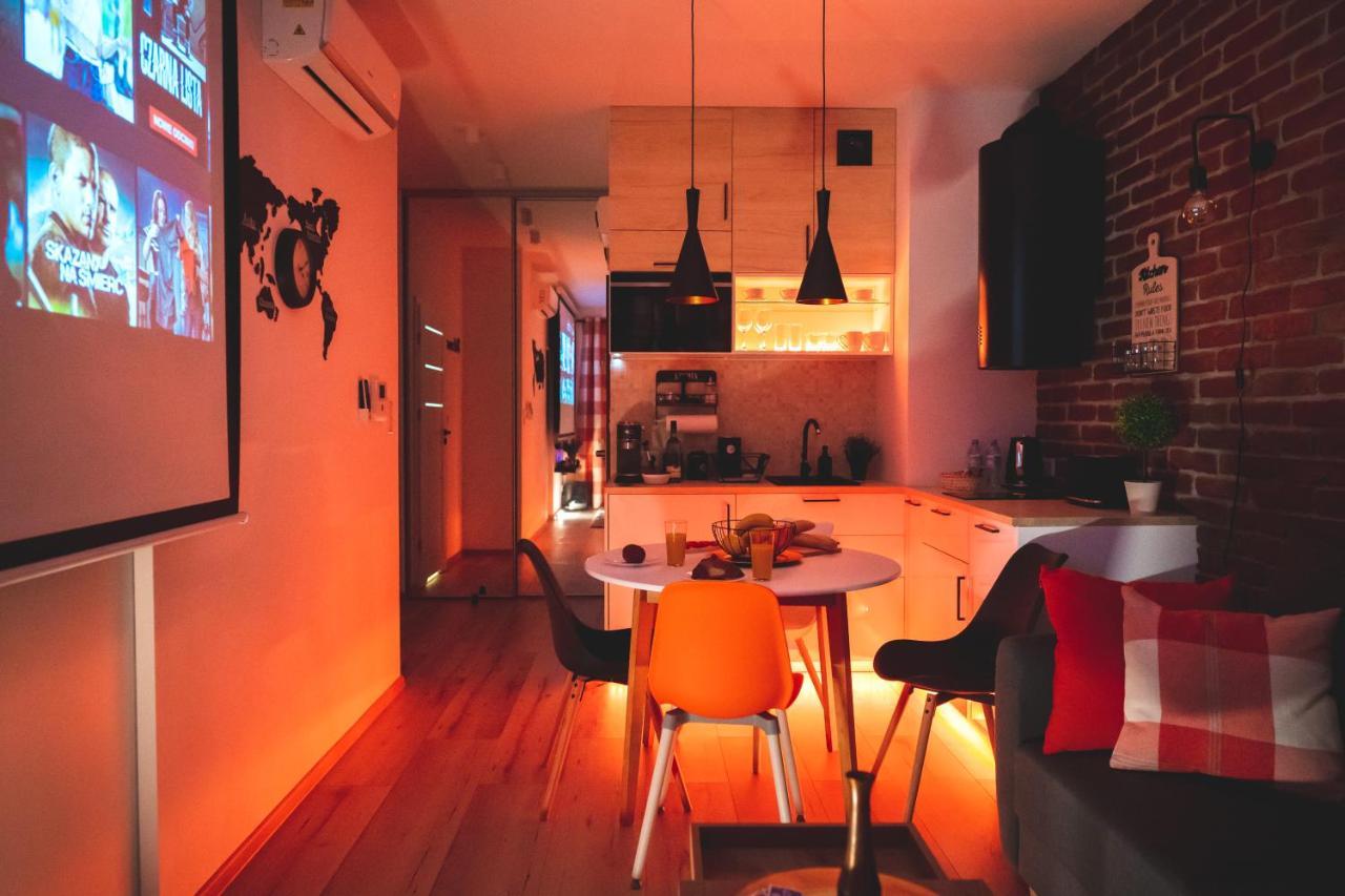Movie Jacuzzi Apartment At The Main Station By Noclegi Renters Krakov Exteriér fotografie