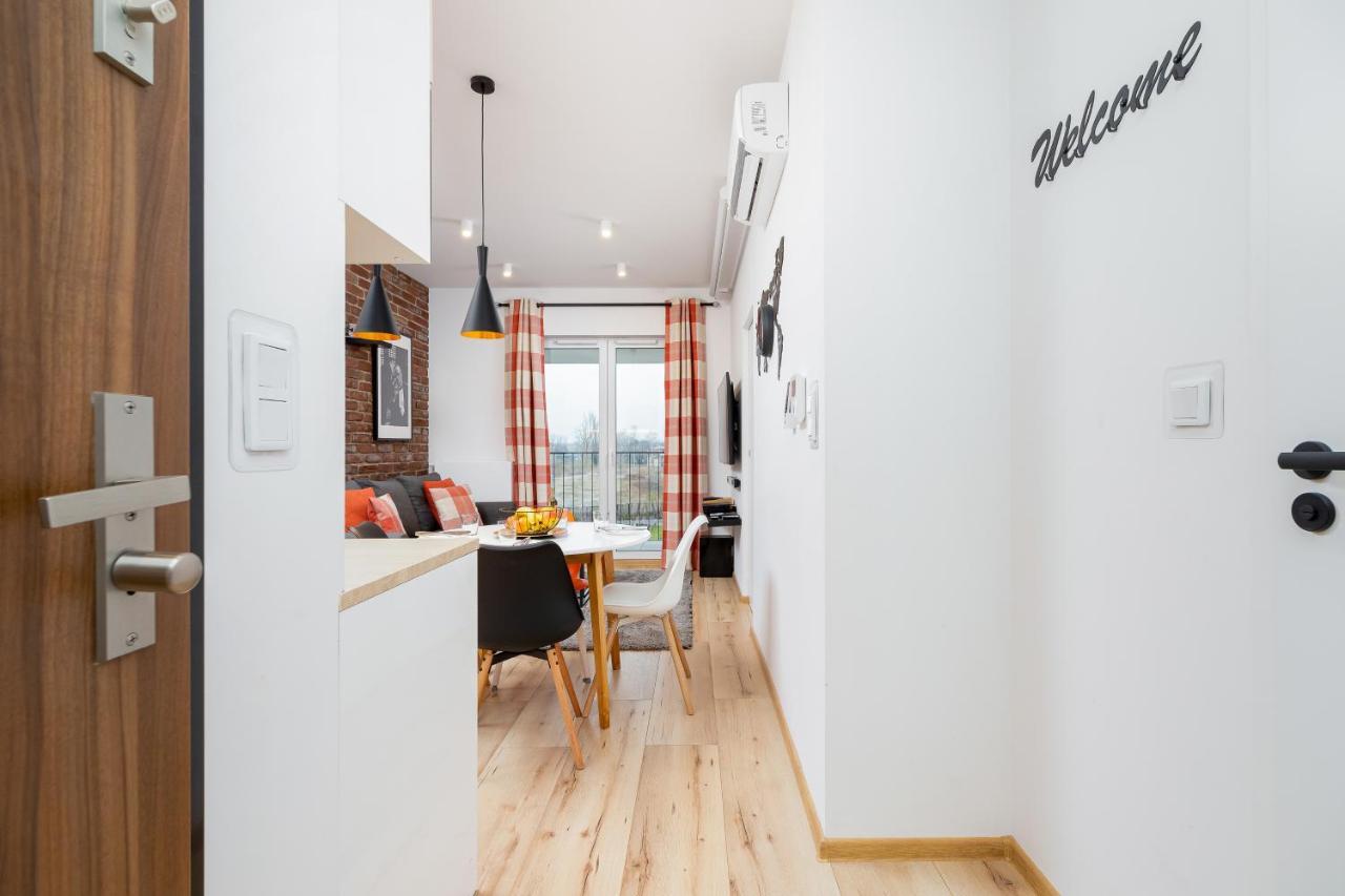 Movie Jacuzzi Apartment At The Main Station By Noclegi Renters Krakov Exteriér fotografie