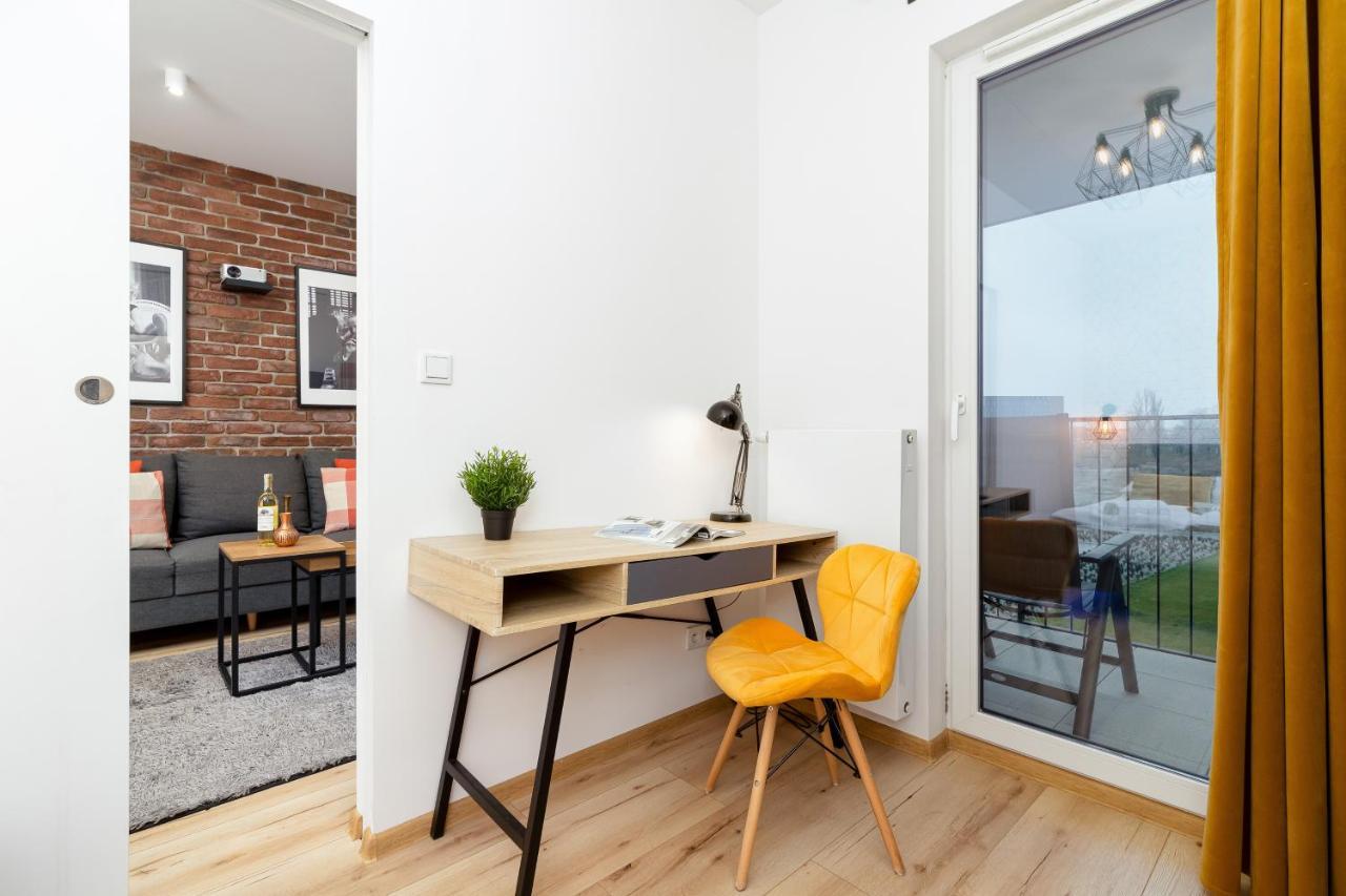 Movie Jacuzzi Apartment At The Main Station By Noclegi Renters Krakov Exteriér fotografie