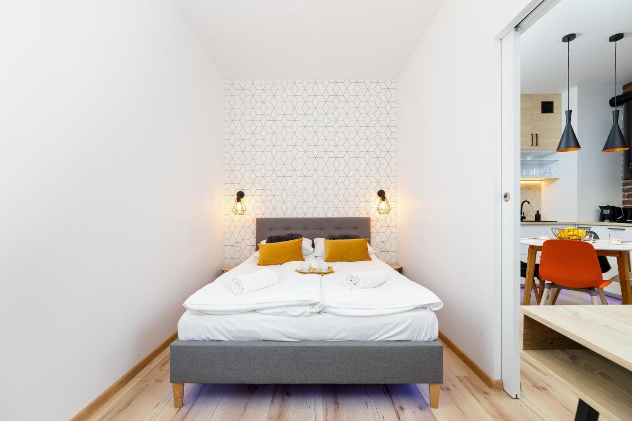 Movie Jacuzzi Apartment At The Main Station By Noclegi Renters Krakov Exteriér fotografie